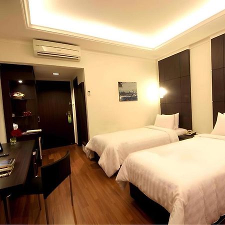 Bentani Hotel & Residence Cirebon Exterior foto