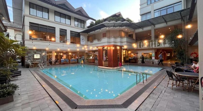 Bentani Hotel & Residence Cirebon Exterior foto